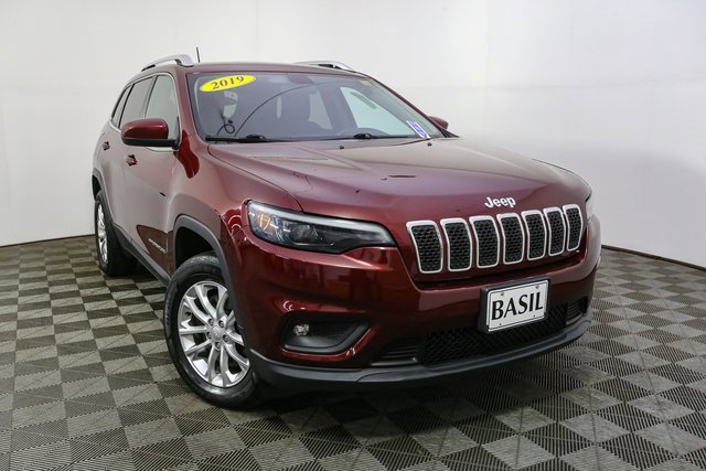 Used 2019 Jeep Cherokee Latitude w/ Cold Weather Group image 3