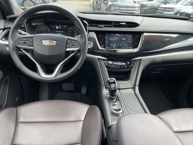 Used 2023 Cadillac XT6 Premium Luxury image 14