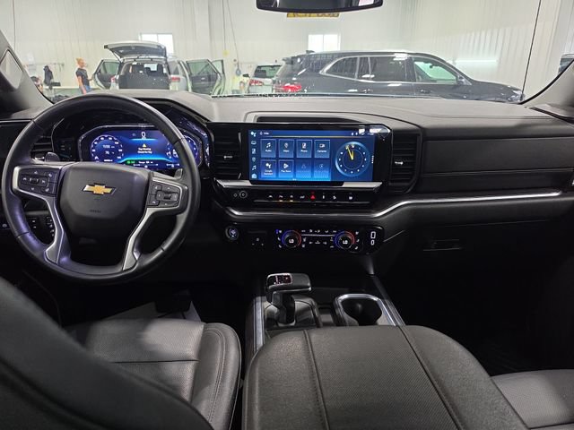 Used 2024 Chevrolet Silverado 1500 LTZ AWD/4WD image 9