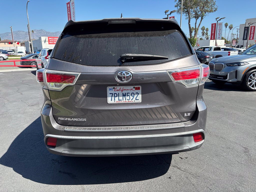 Used 2015 Toyota Highlander Plus FWD image 5