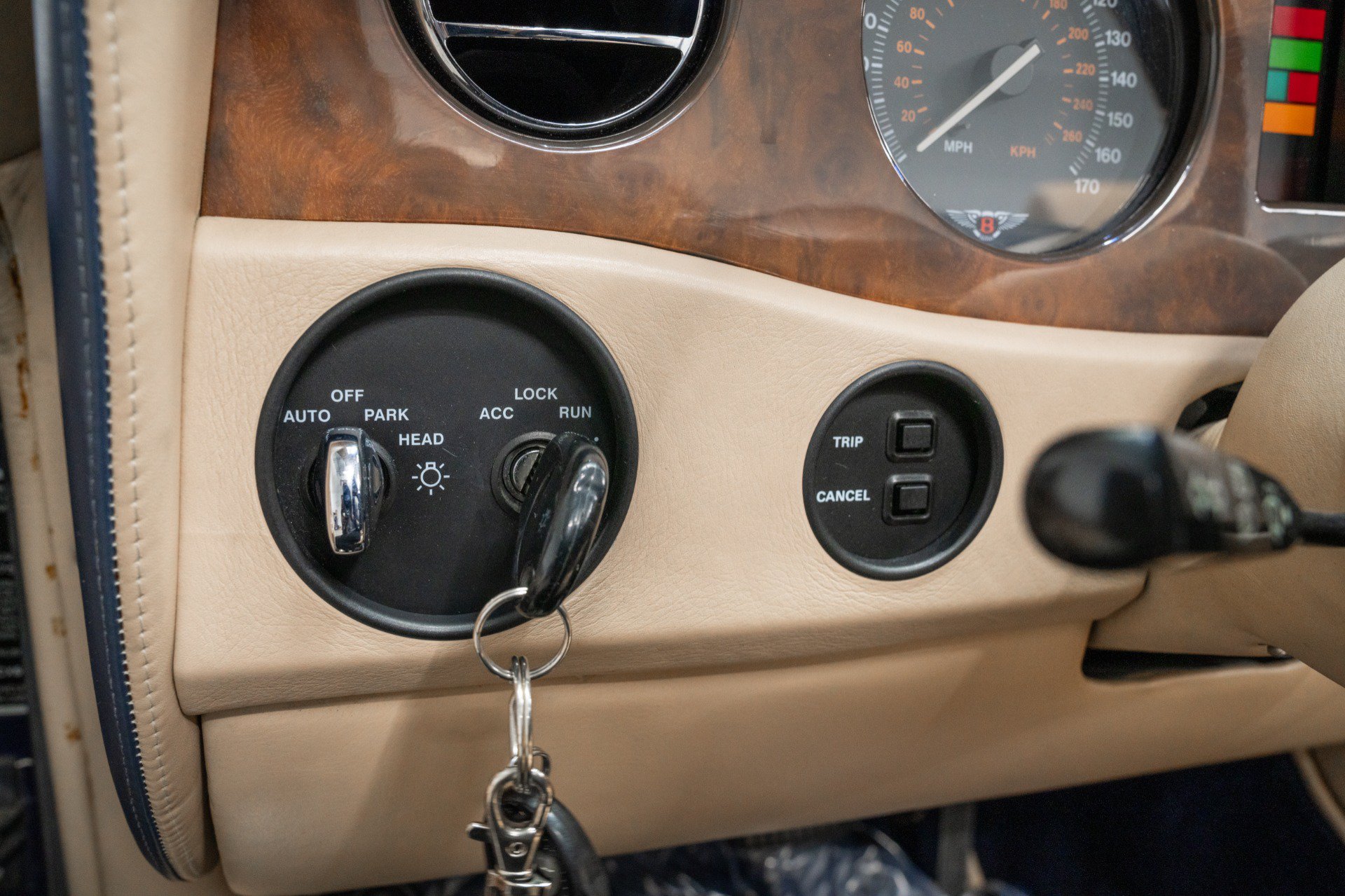 Used 1999 Bentley Azure Mulliner RWD image 26