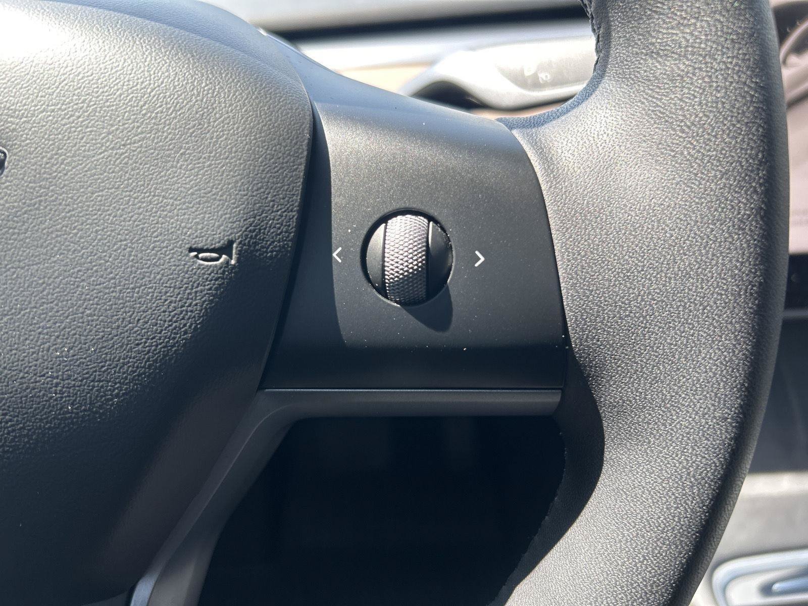 Used 2023 Tesla Model Y Long Range AWD/4WD image 19