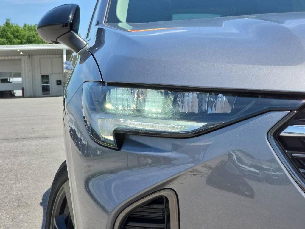 Used 2021 Buick Envision Essence w/ Technology Package I FWD image 9