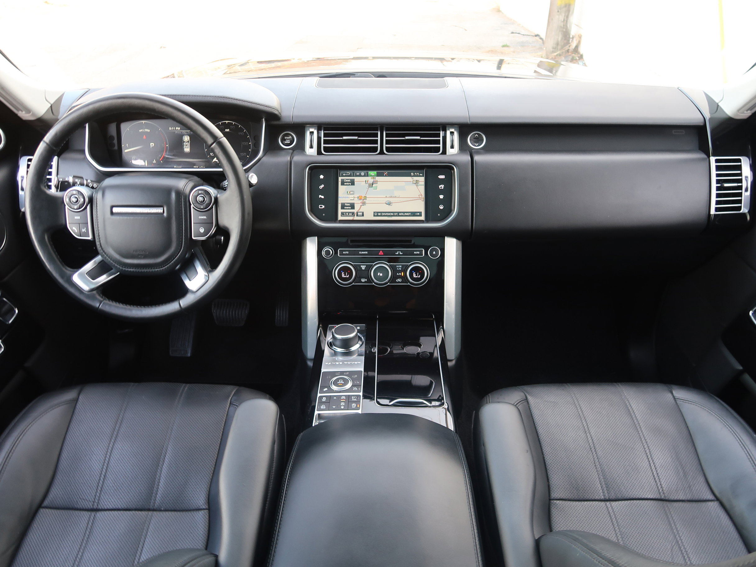 Used 2016 Land Rover Range Rover HSE image 11