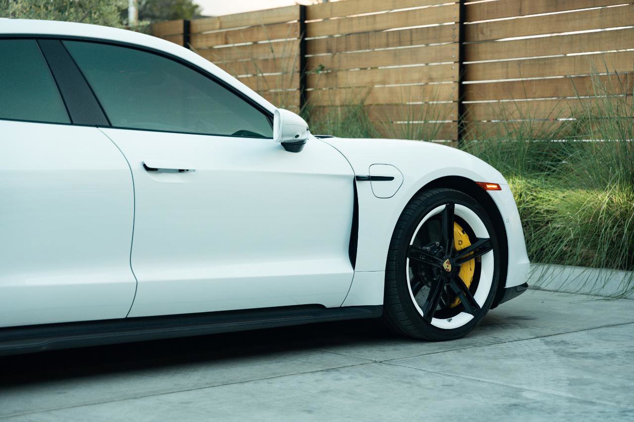 Used 2022 Porsche Taycan Turbo S image 19