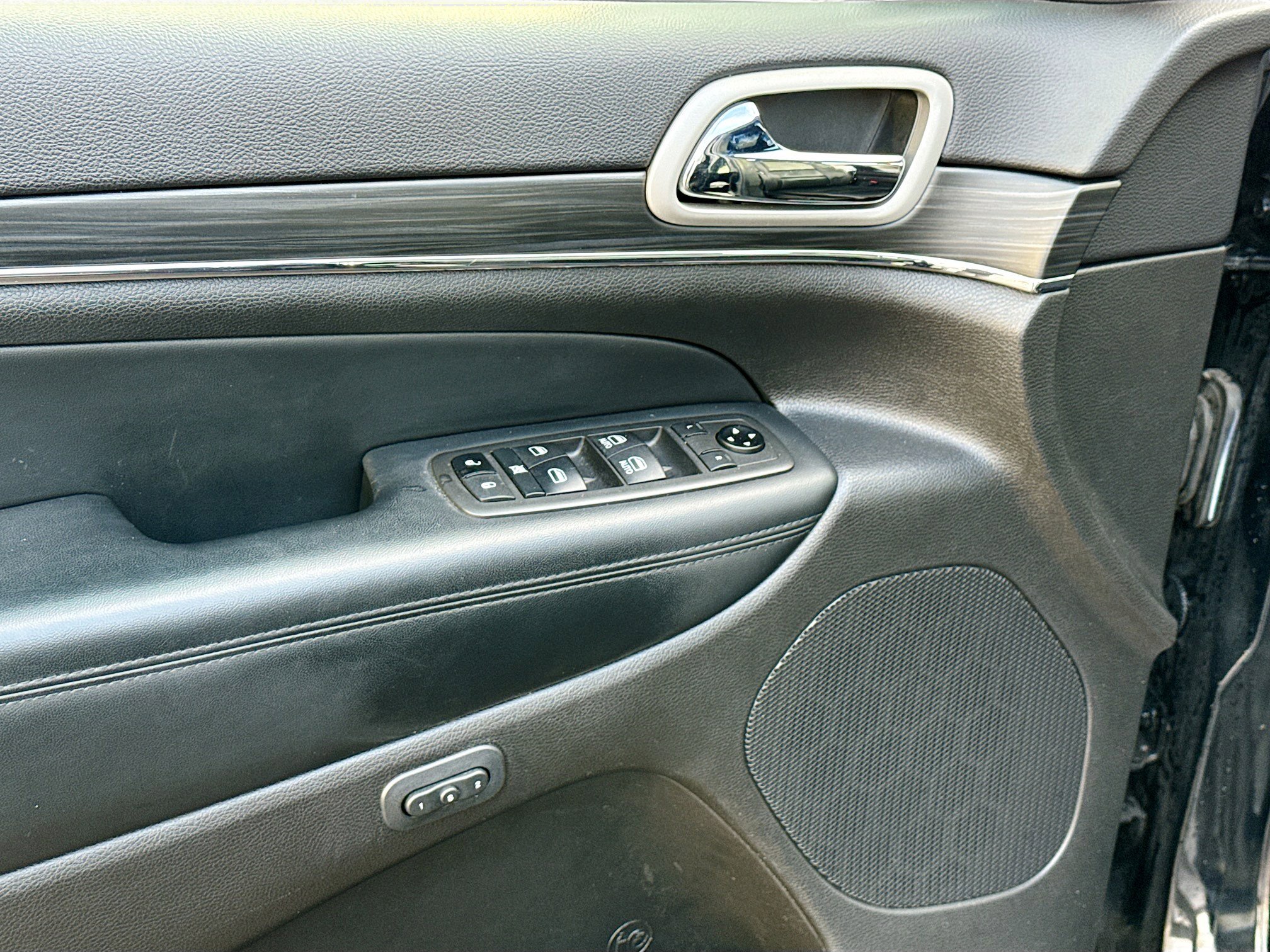 Used 2021 Jeep Grand Cherokee Limited image 8