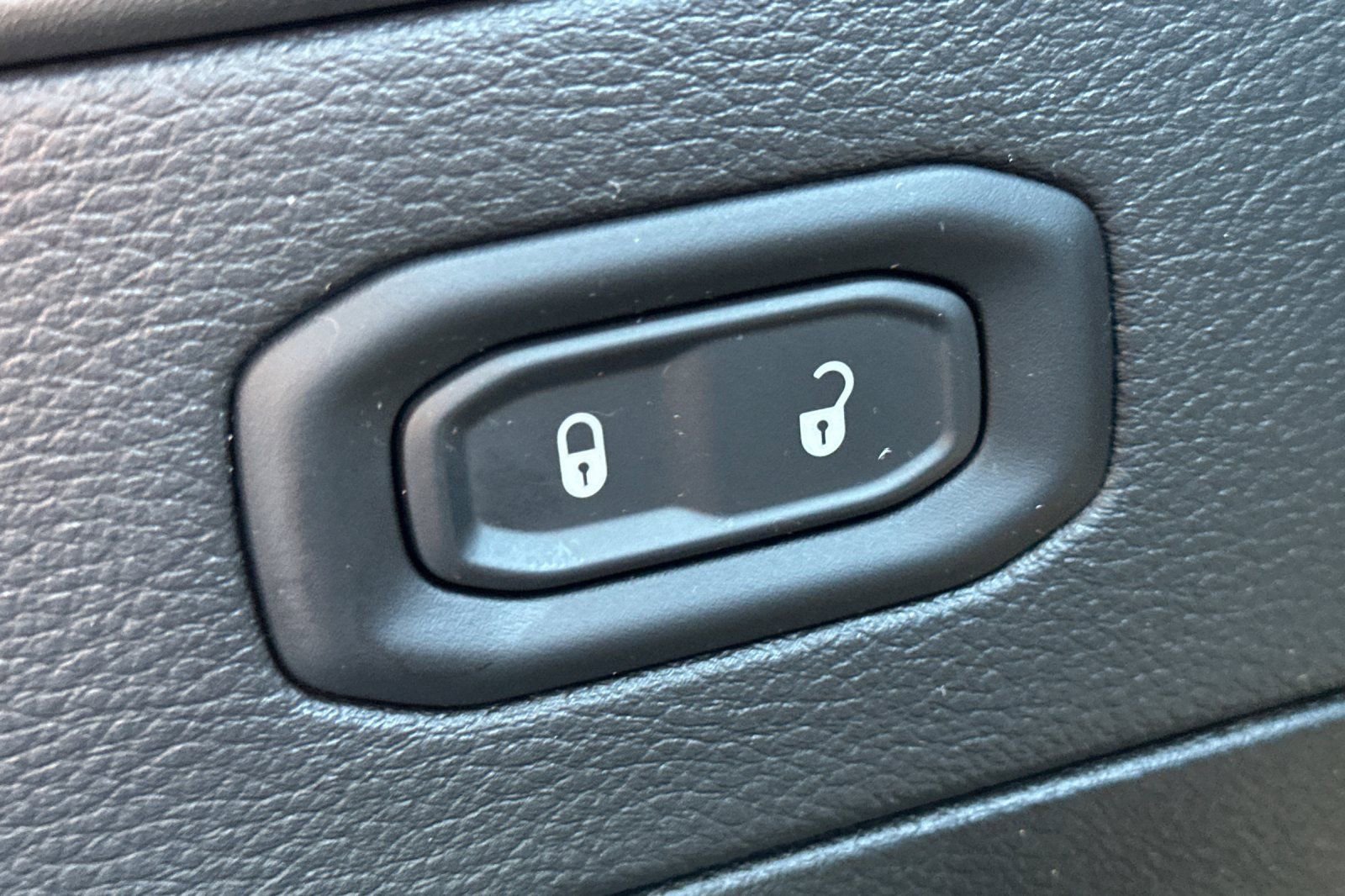 Used 2023 Jeep Wrangler Unlimited Rubicon 4xe image 11