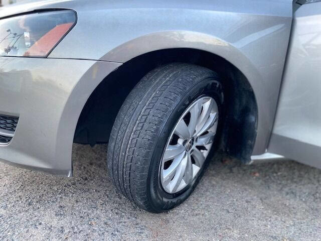 Used 2013 Volkswagen Passat 2.5 S image 18