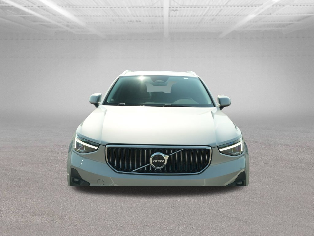 Used 2025 Volvo XC40 B5 Plus AWD/4WD image 42