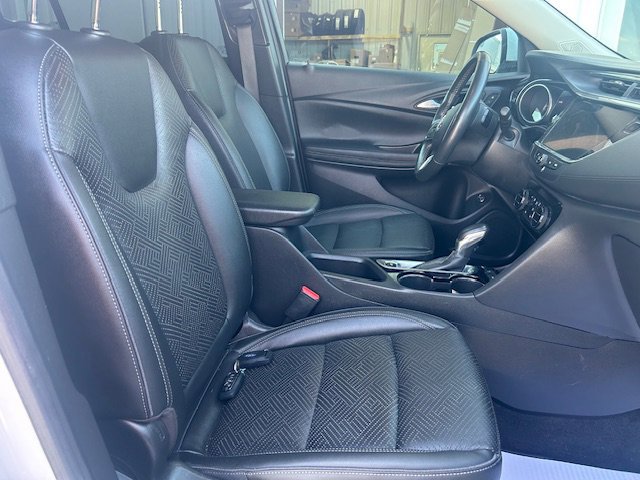 Used 2022 Buick Encore GX Essence image 8