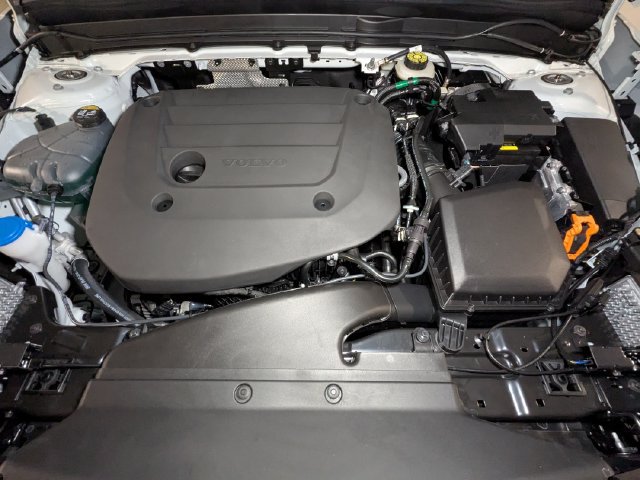 New 2026 Volvo XC40 B5 Plus w/ Protection Package Premier AWD/4WD image 11