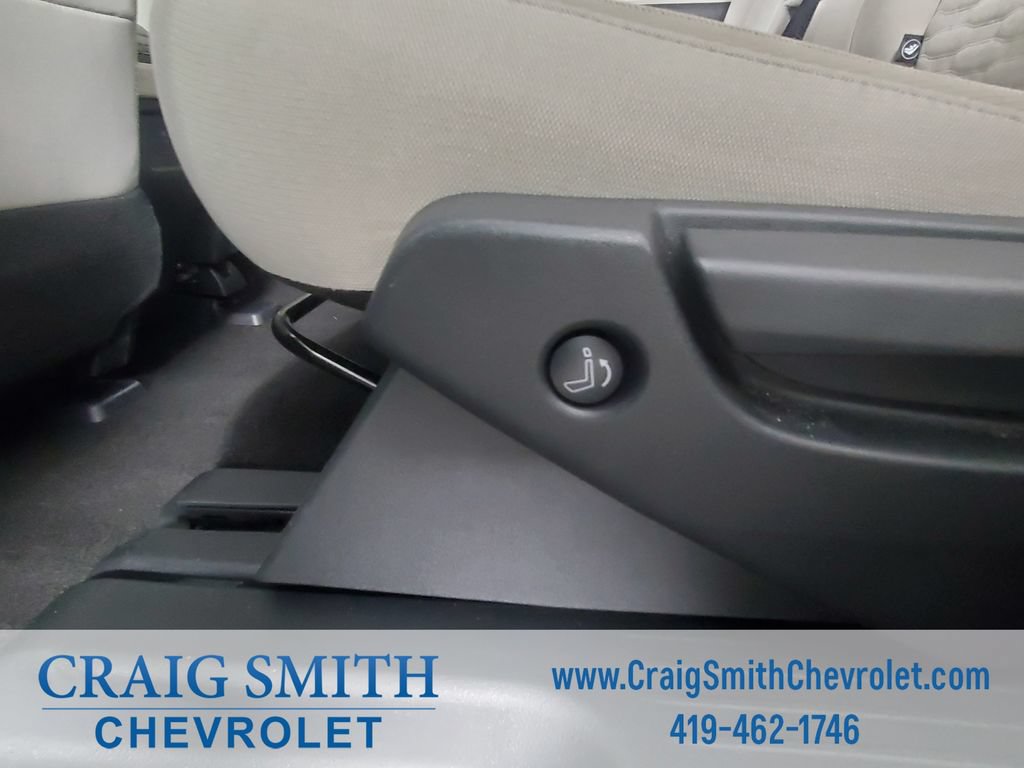 Used 2025 Nissan Pathfinder SV FWD image 13