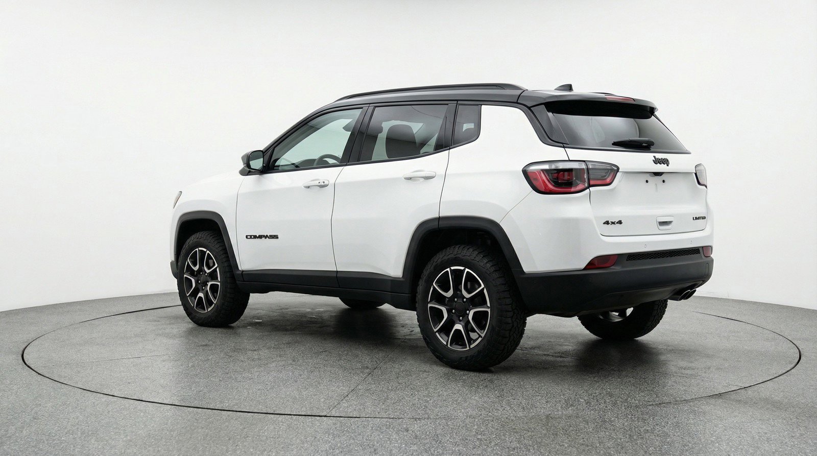 Used 2025 Jeep Compass Trailhawk image 6