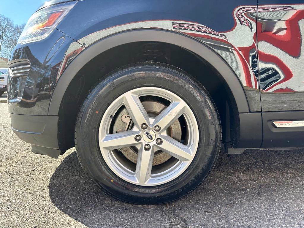 Used 2018 Ford Explorer XLT FWD image 12
