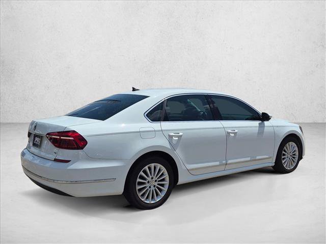 Used 2017 Volkswagen Passat 1.8T SE FWD image 5