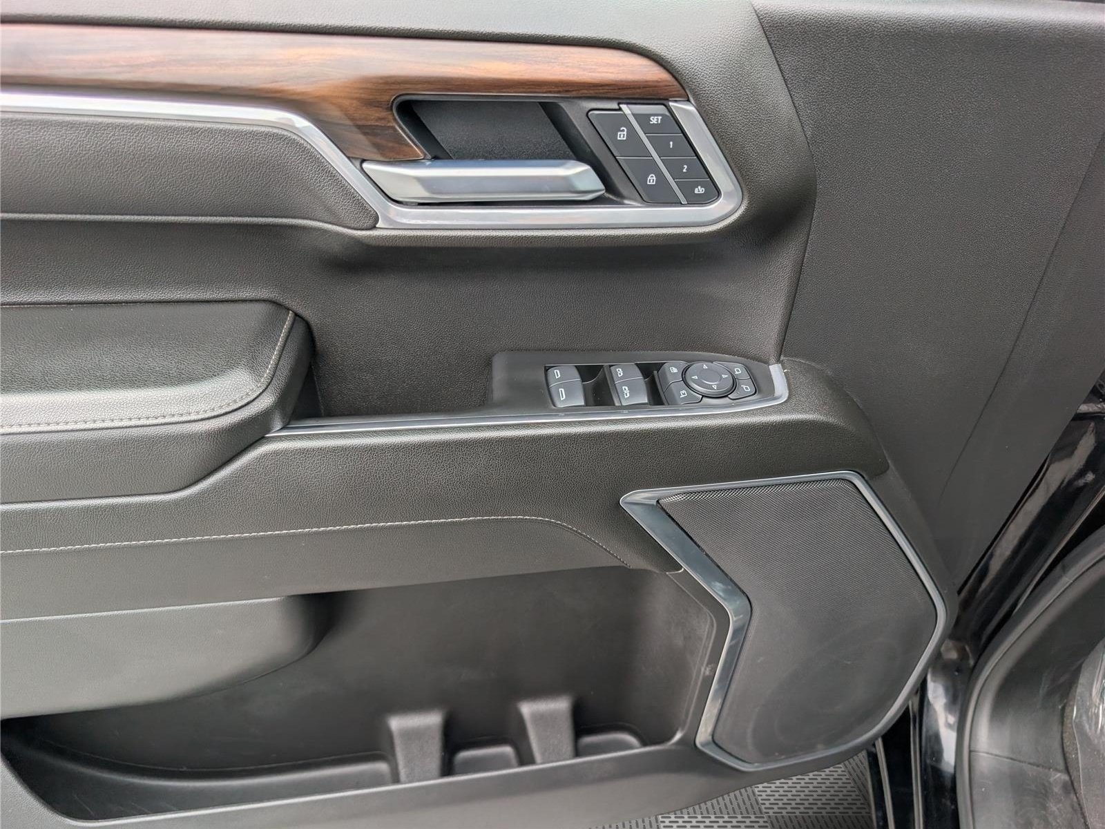 Used 2025 GMC Sierra 1500 SLT RWD image 19