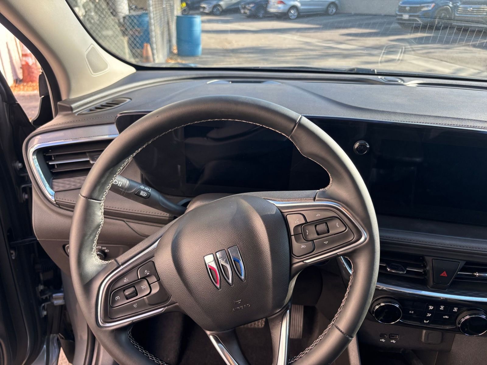 Used 2025 Buick Encore GX Preferred image 34