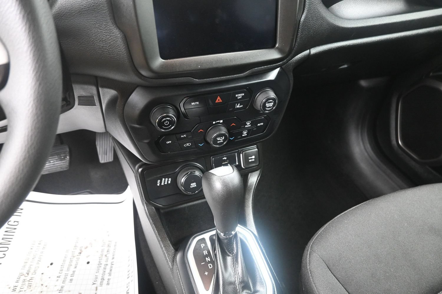 Used 2023 Jeep Renegade Latitude AWD/4WD image 20
