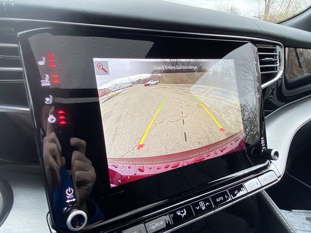 New 2024 Jeep Wagoneer L Series II image 17