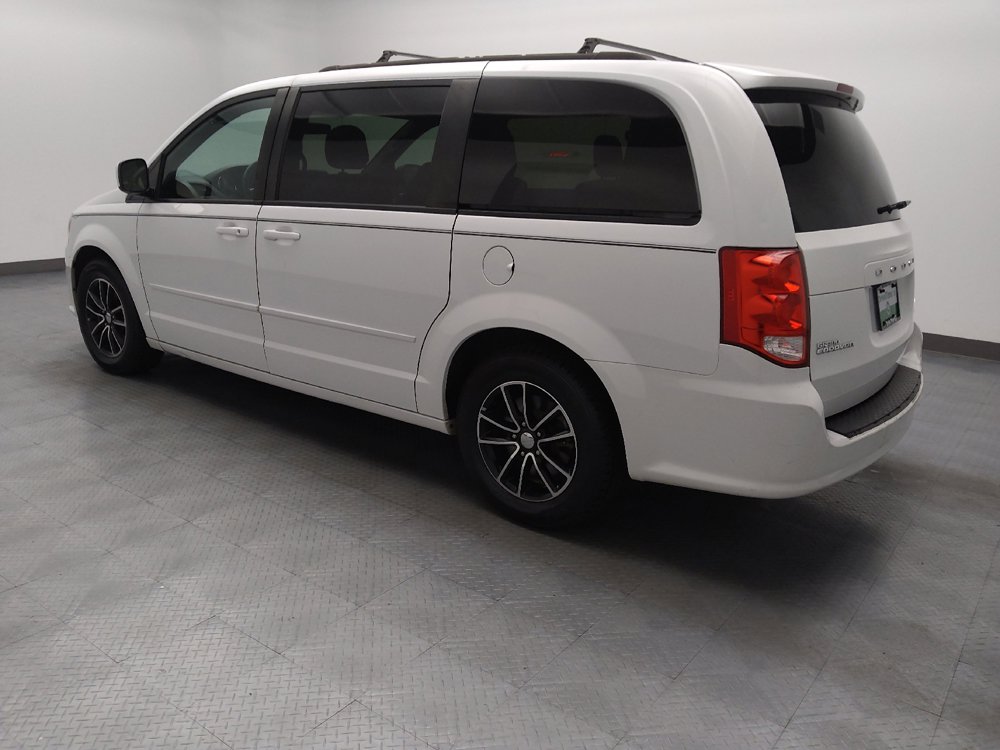 Used 2016 Dodge Grand Caravan R/T FWD image 3