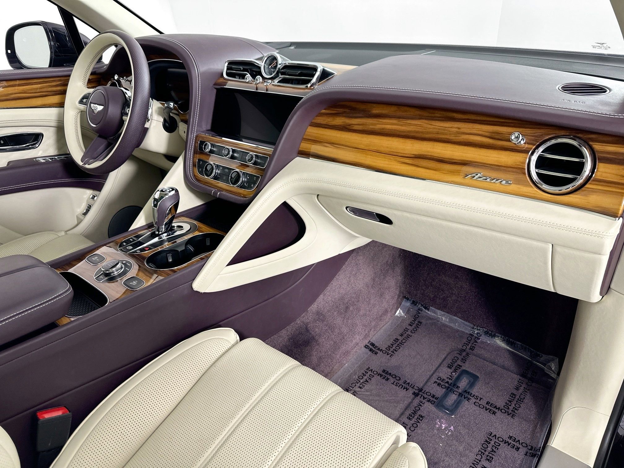 Used 2023 Bentley Bentayga Extended Wheelbase image 2