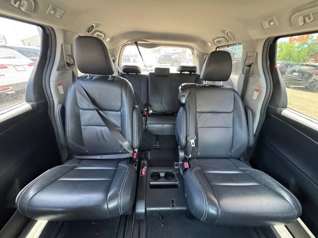 Used 2015 Toyota Sienna SE FWD image 15
