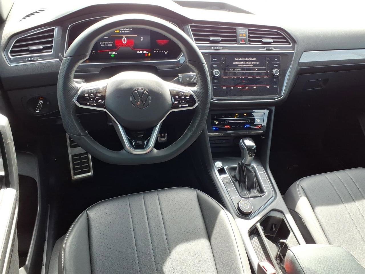 Used 2023 Volkswagen Tiguan SE R-Line image 9