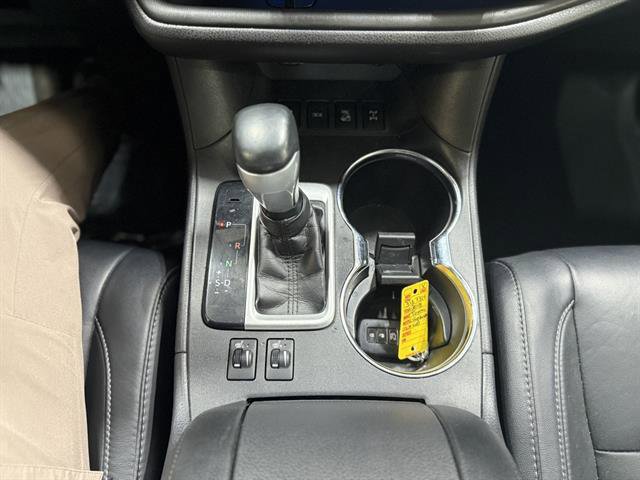 Used 2018 Toyota Highlander SE image 11