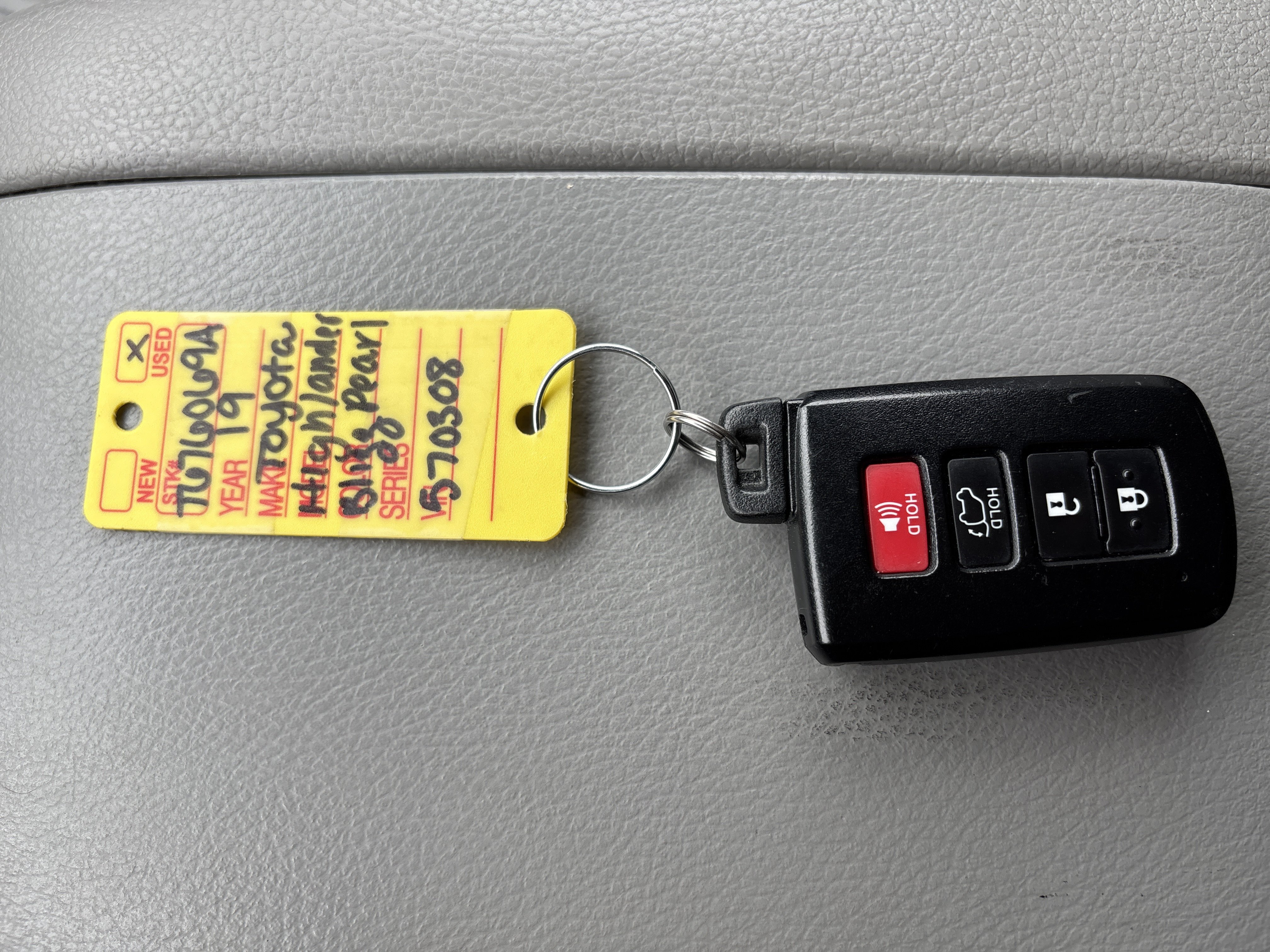 Used 2019 Toyota Highlander XLE AWD/4WD image 31