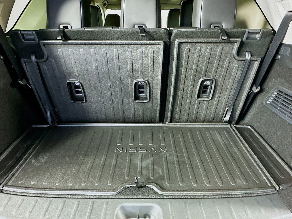 New 2026 Nissan Pathfinder Platinum image 33