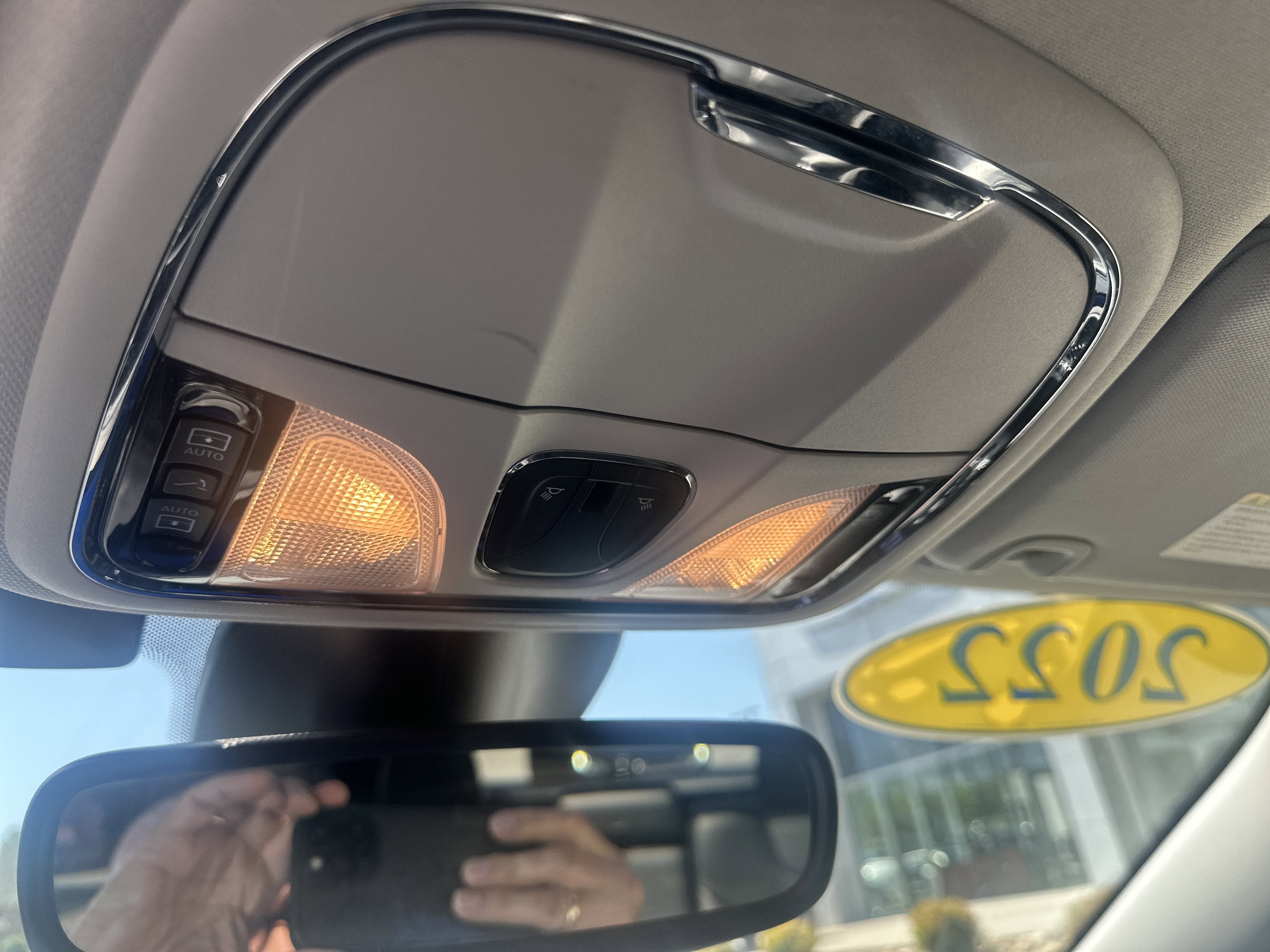 Used 2022 Jeep Cherokee Latitude w/ Sun & Sound Group AWD/4WD image 37