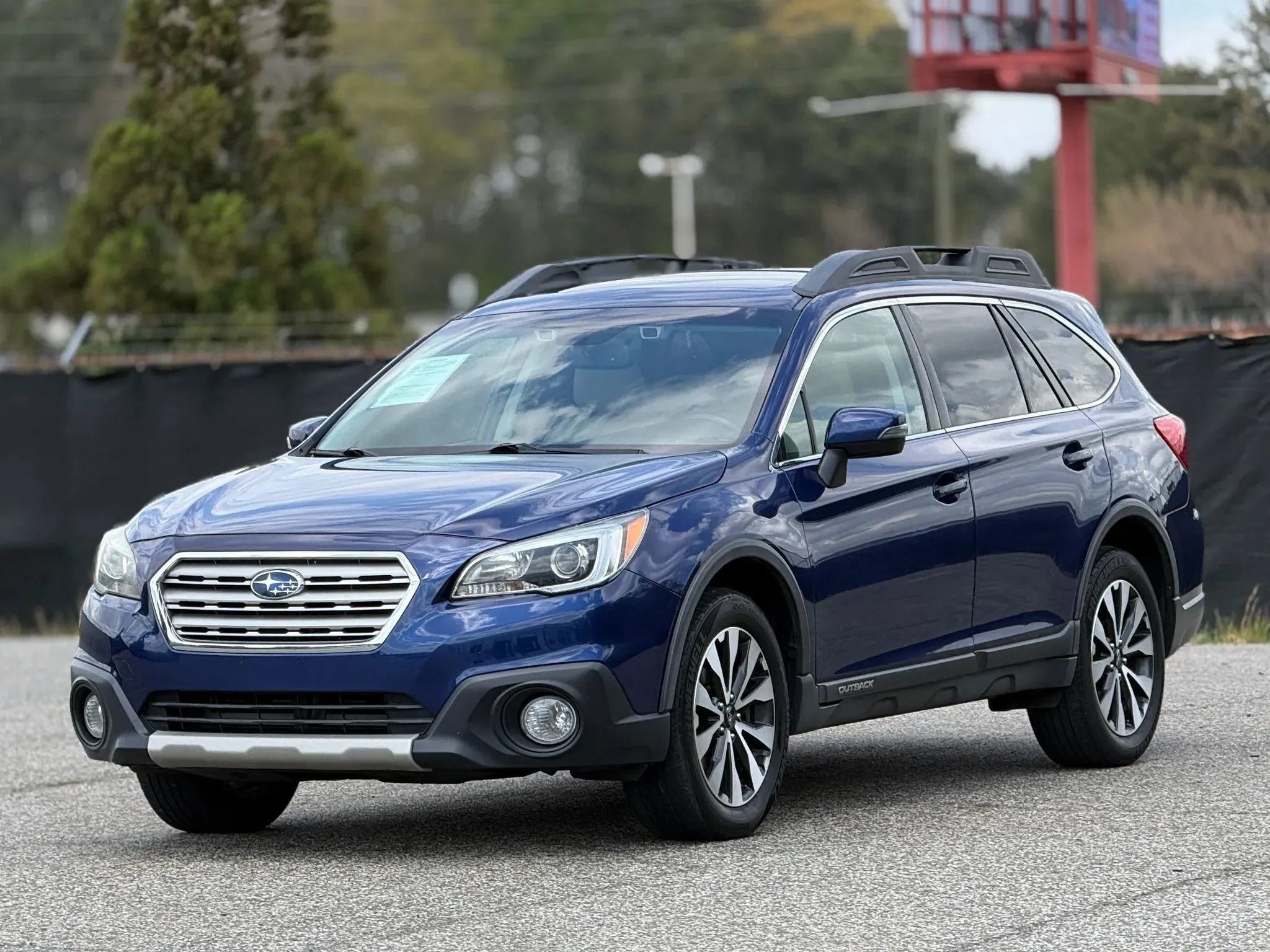 Used 2015 Subaru Outback 3.6R Limited AWD/4WD image 6