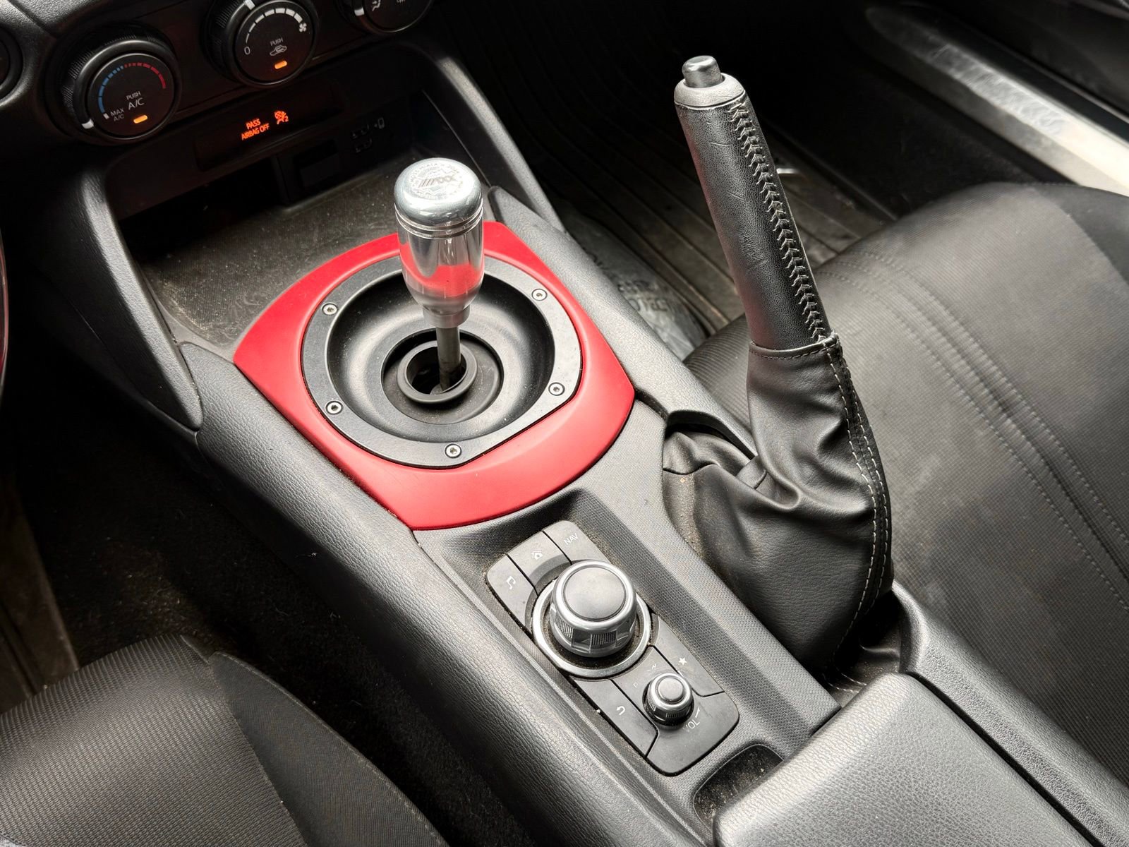 Used 2020 MAZDA MX-5 Miata Sport RWD image 40