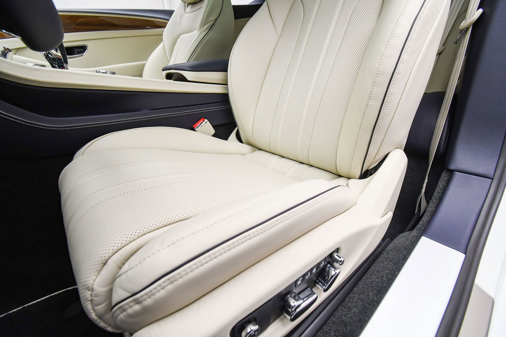 New 2026 Bentley Continental GT AWD/4WD image 47