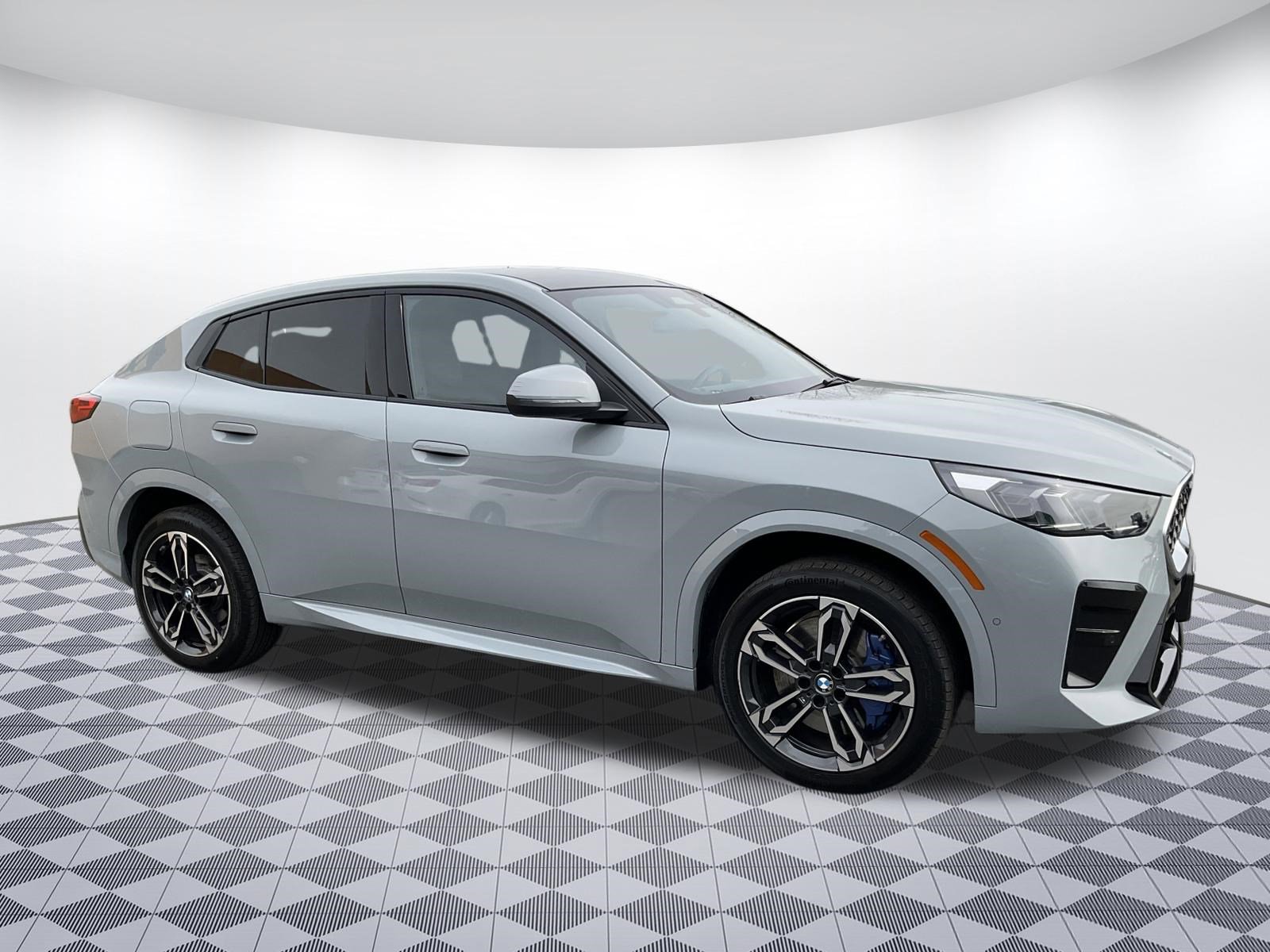 Used 2025 BMW X2 xDrive28i image 1
