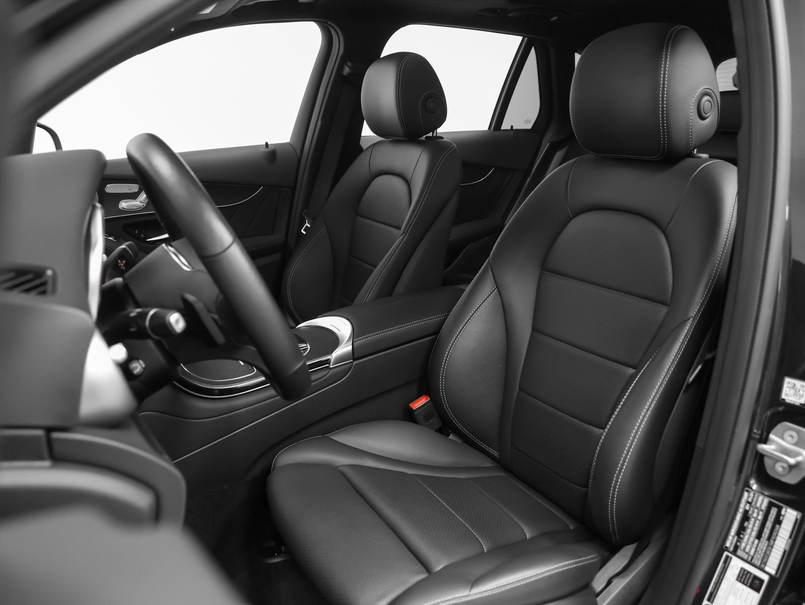 Used 2021 Mercedes-Benz GLC 300 4MATIC image 5