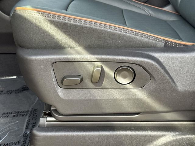 New 2026 GMC Yukon XL AT4 w/ AT4 Premium Package image 21