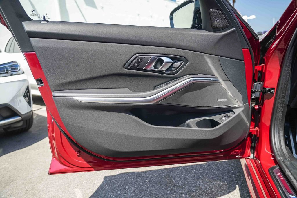 Used 2025 BMW M340i Sedan RWD image 21