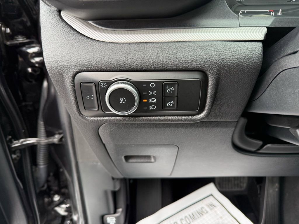 Used 2024 Ford Explorer XLT w/ Equipment Group 202A image 14