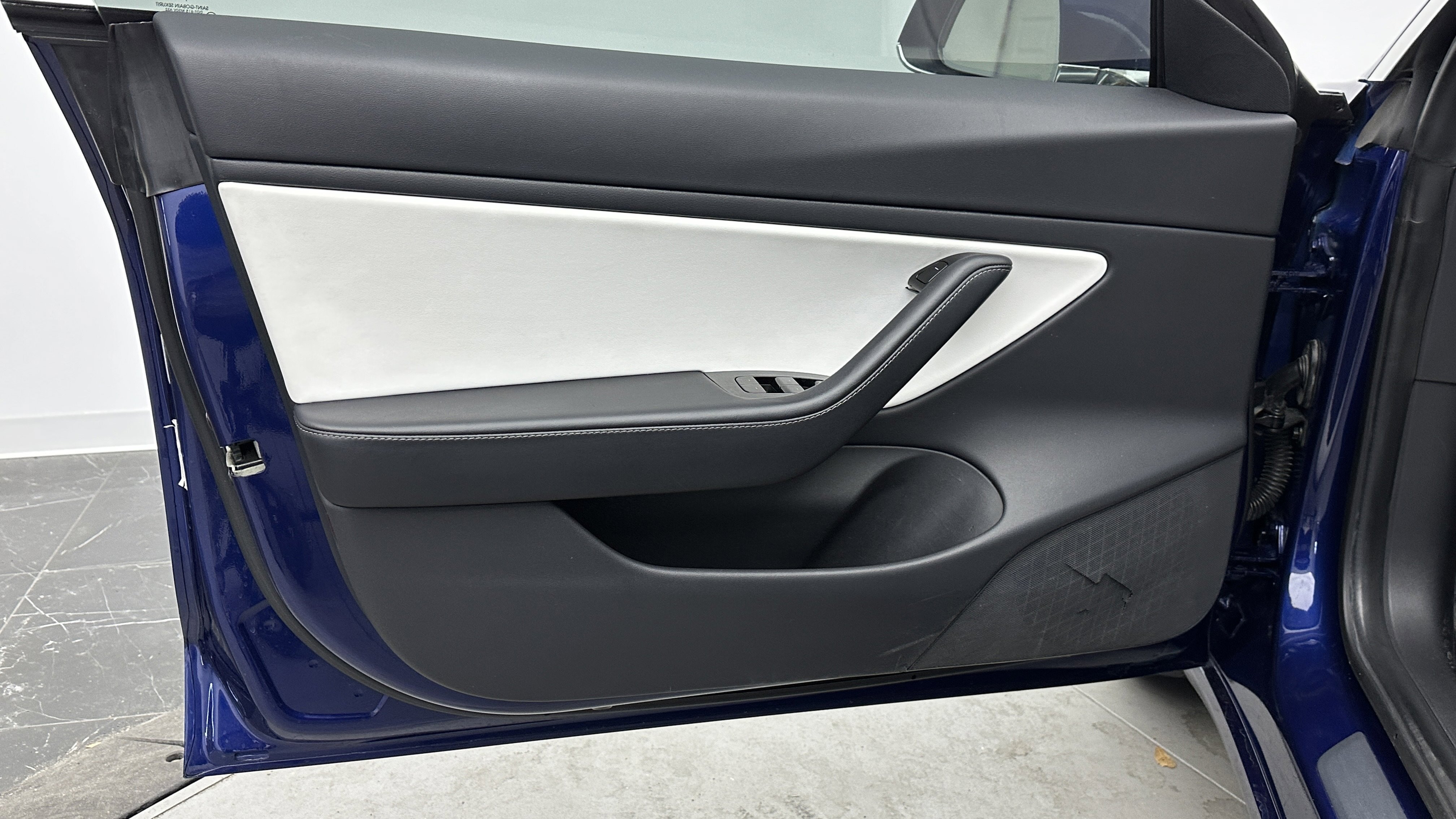 Used 2020 Tesla Model 3 Standard Range Plus image 10