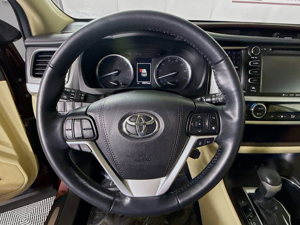 Certified 2019 Toyota Highlander Limited Platinum AWD/4WD image 22