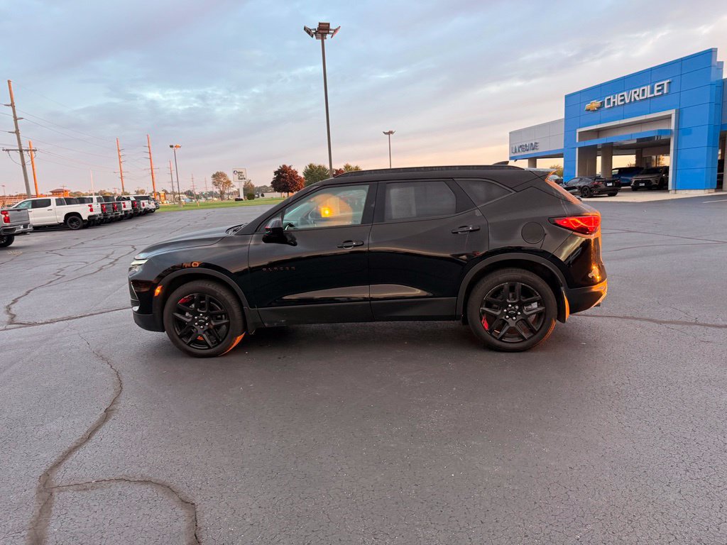 Used 2025 Chevrolet Blazer LT w/ Redline Edition FWD image 2