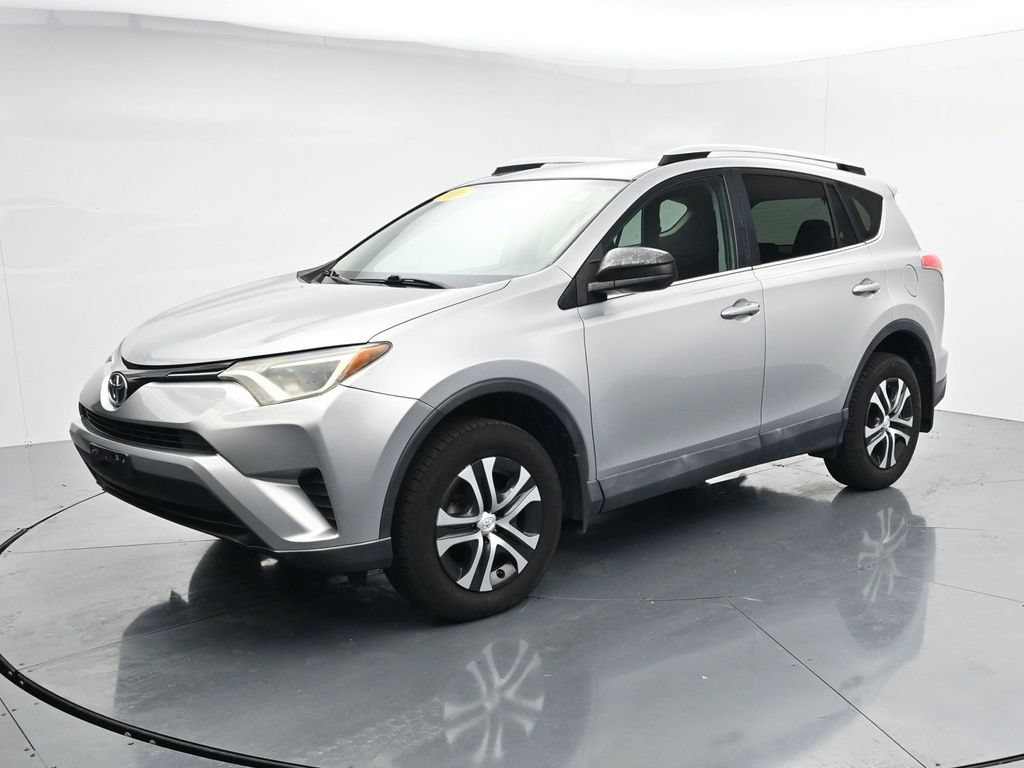 Used 2016 Toyota RAV4 LE AWD/4WD image 4
