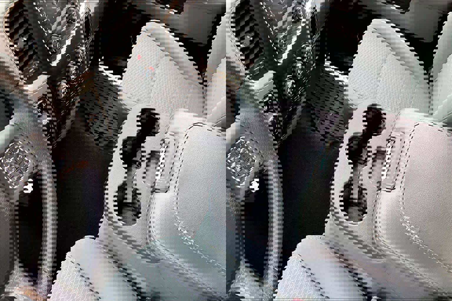 Used 2015 RAM 1500 Classic SLT image 15