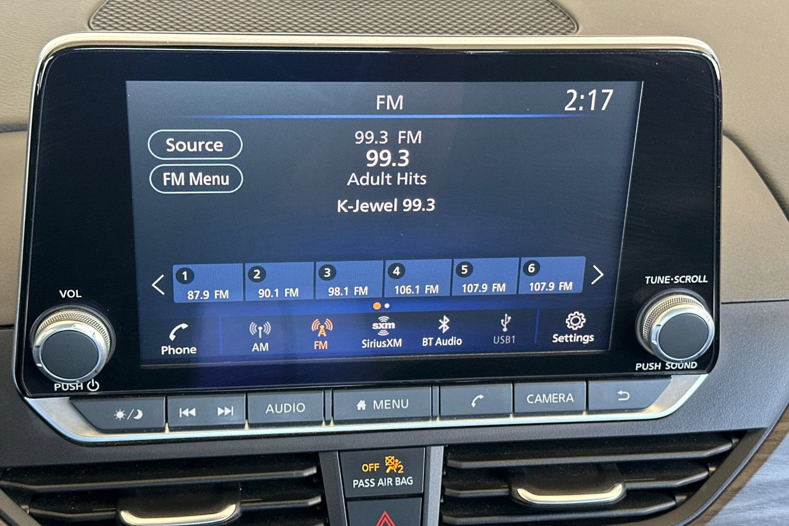 Used 2025 Nissan Altima 2.5 SV FWD image 19