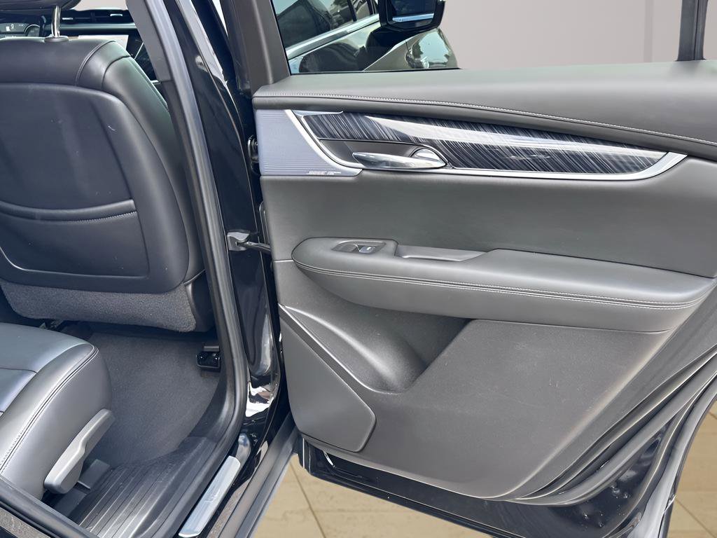 Used 2023 Cadillac XT6 Premium Luxury AWD/4WD image 30