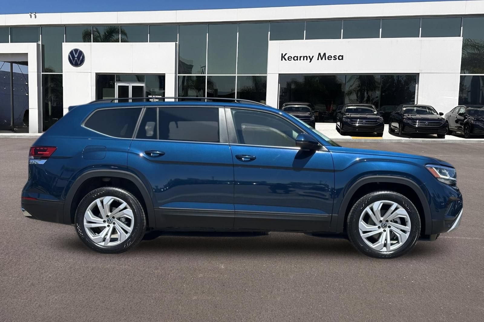 Used 2023 Volkswagen Atlas SE FWD image 3