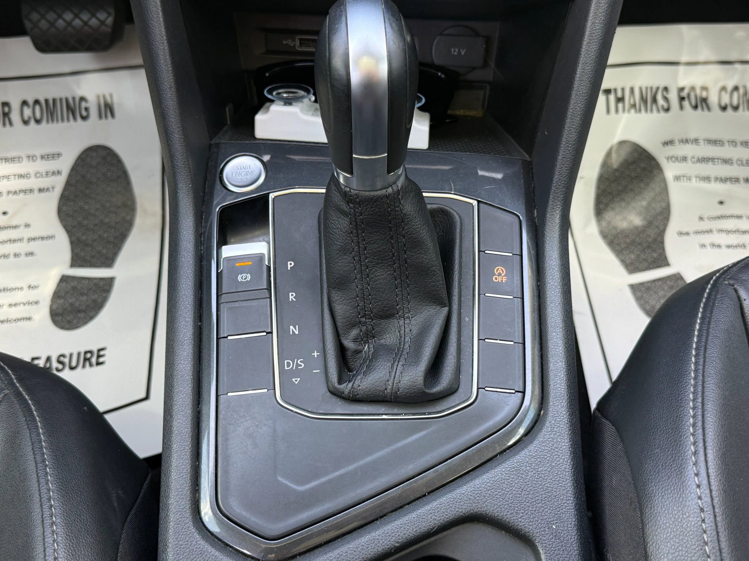 Used 2018 Volkswagen Tiguan SE w/ Panoramic Sunroof Package FWD image 12