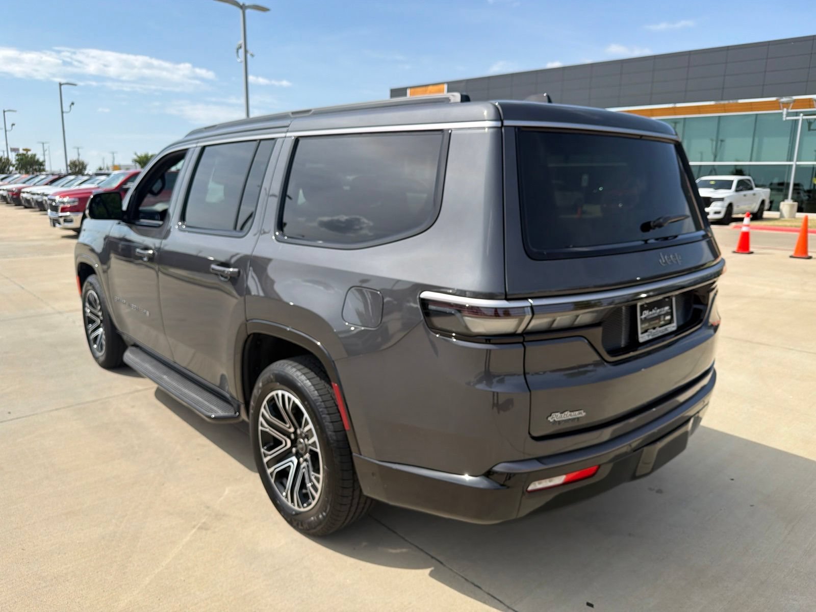 New 2026 Jeep Grand Wagoneer 4WD w/ Premium Group I video 3