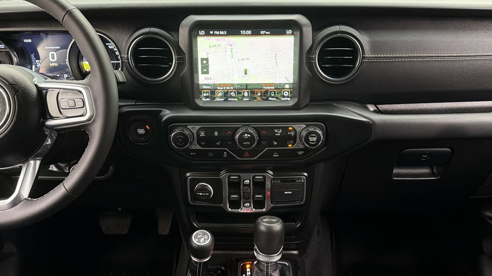 Used 2023 Jeep Wrangler Unlimited Sahara w/ Cold Weather Group AWD/4WD image 20